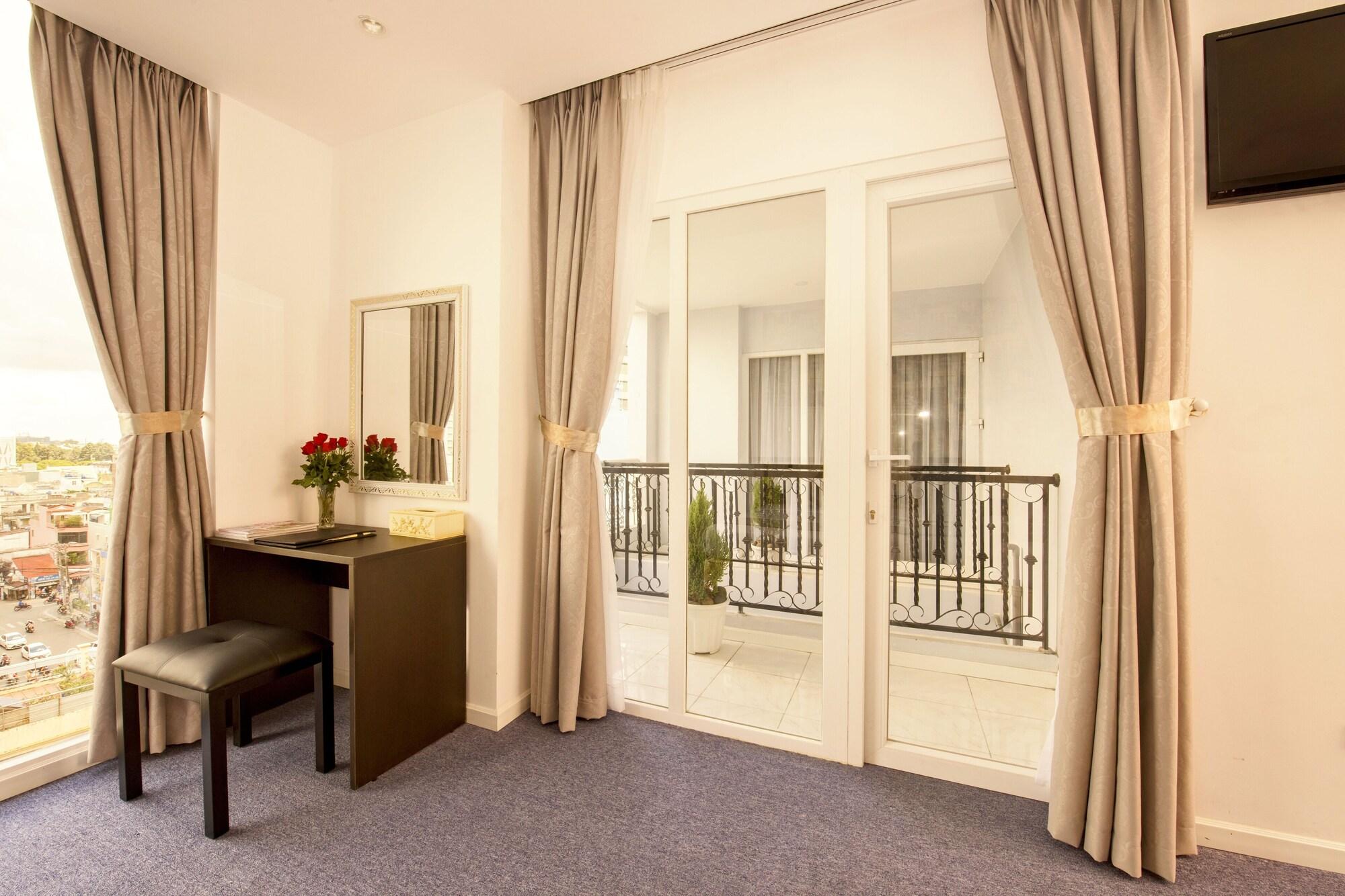Golden Crown Hotel Хошимин Экстерьер фото