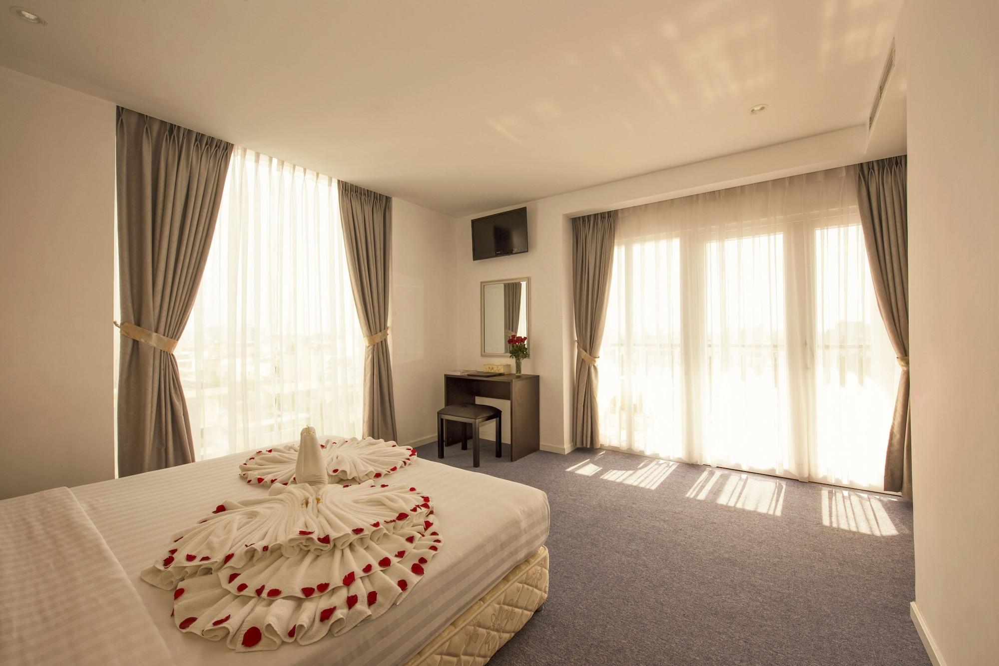 Golden Crown Hotel Хошимин Экстерьер фото