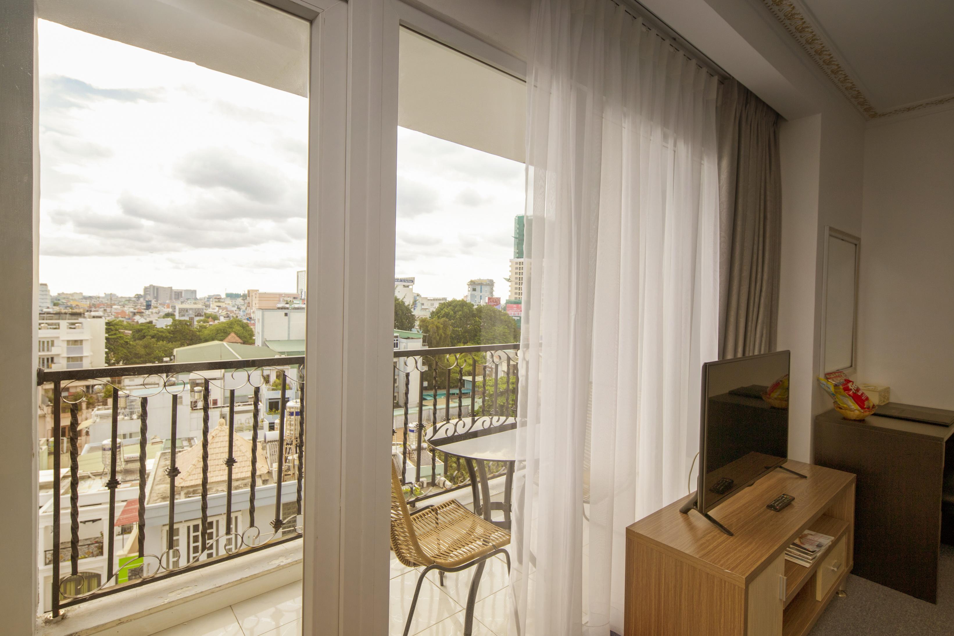 Golden Crown Hotel Хошимин Экстерьер фото