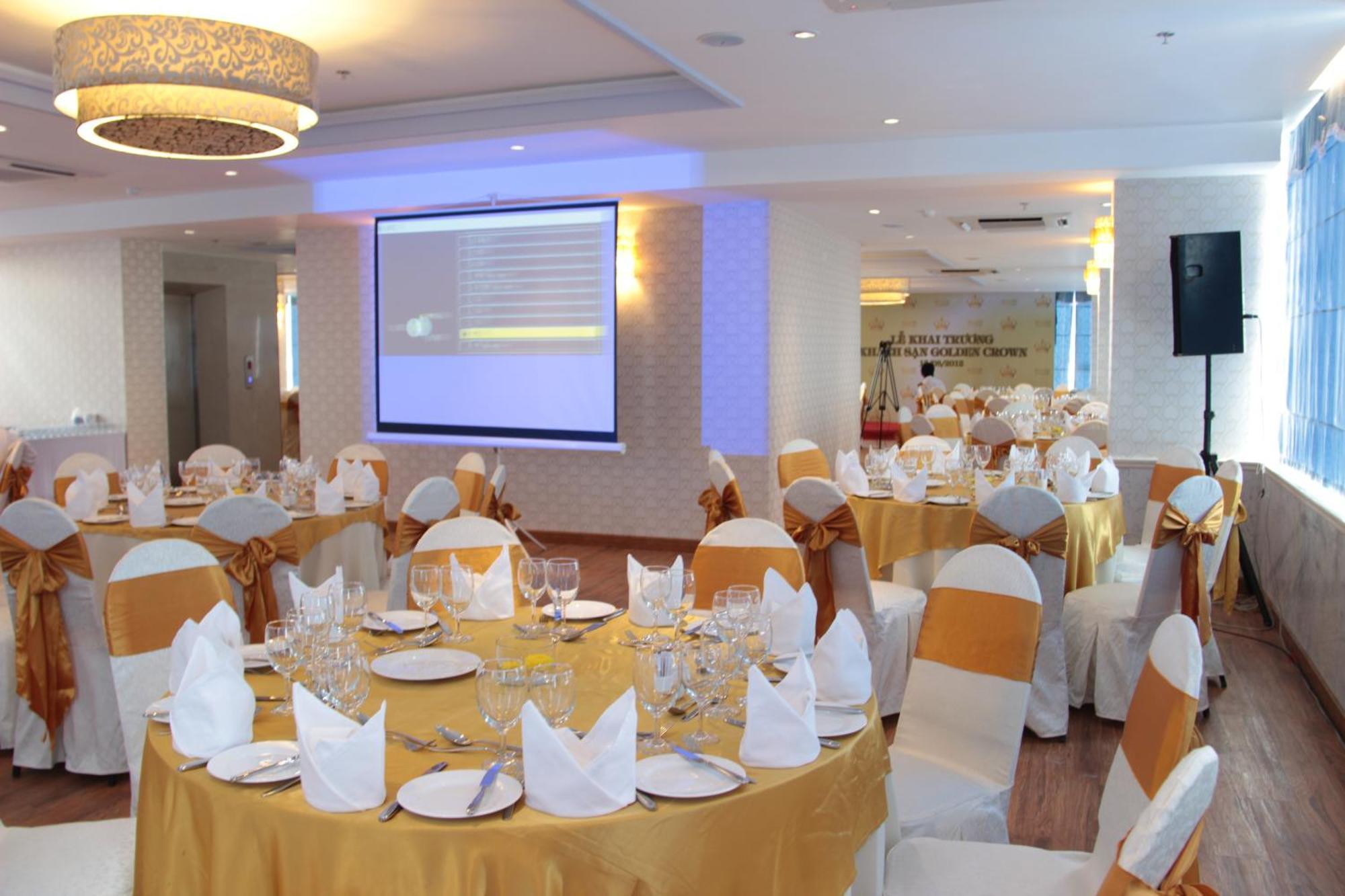 Golden Crown Hotel Хошимин Экстерьер фото