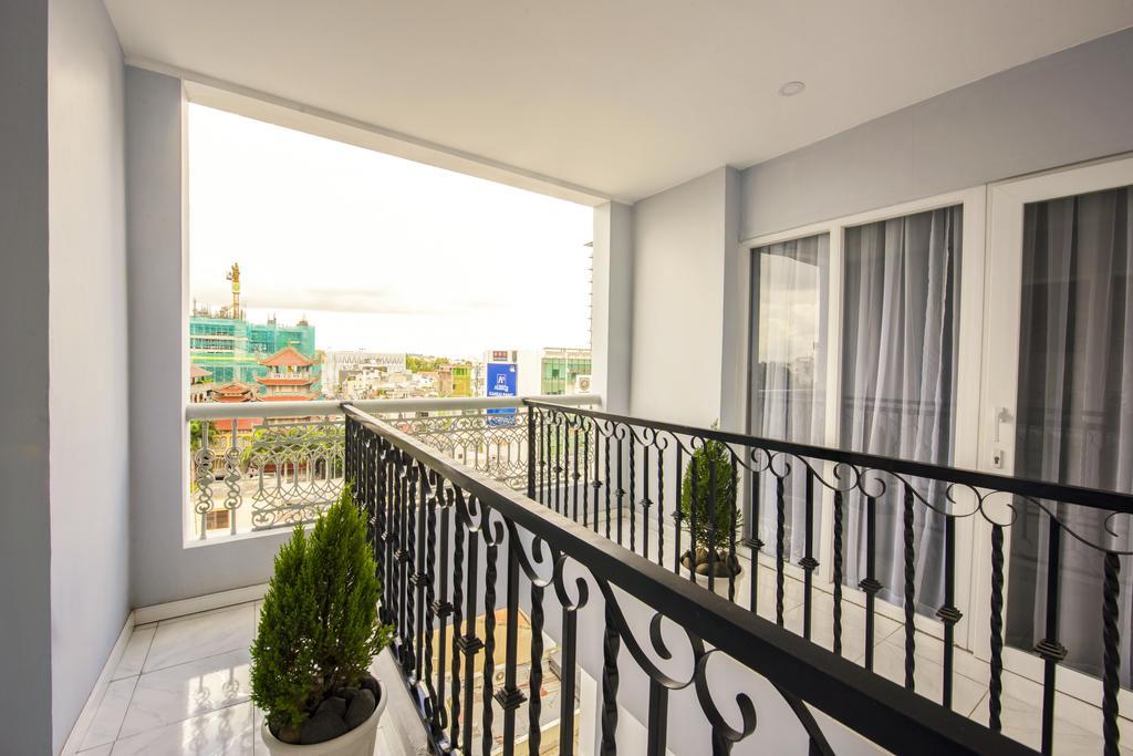Golden Crown Hotel Хошимин Экстерьер фото