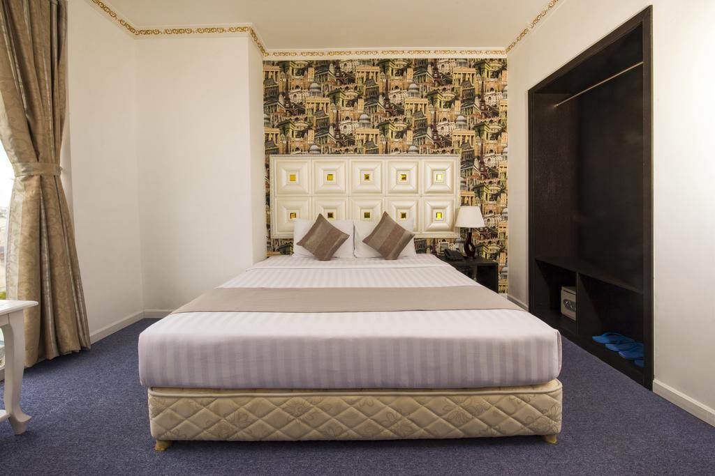 Golden Crown Hotel Хошимин Экстерьер фото